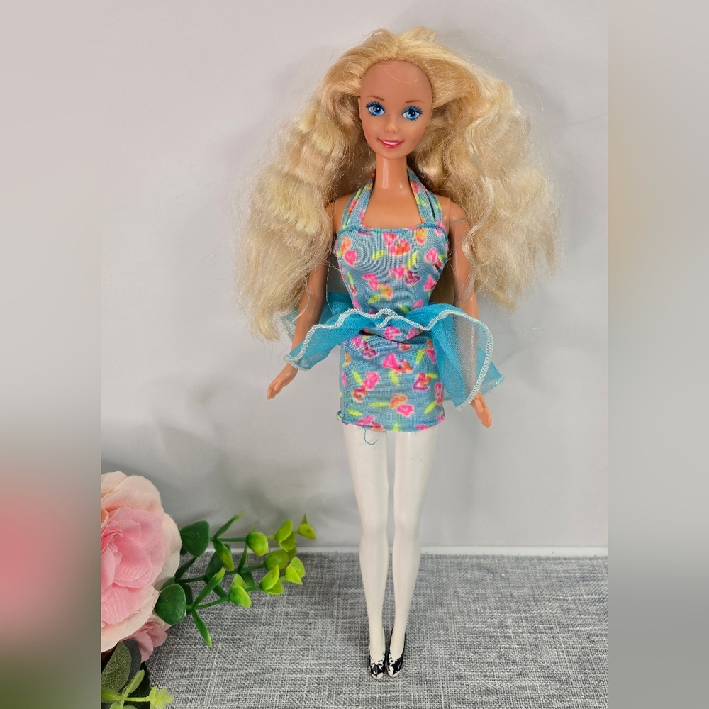 Vintage 1976 Mattel Blonde Barbie Ballerina? Dressed As Fashion Play, White Legs